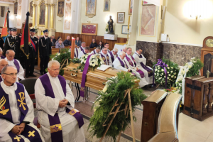 pogrzeb księdza sukiennika